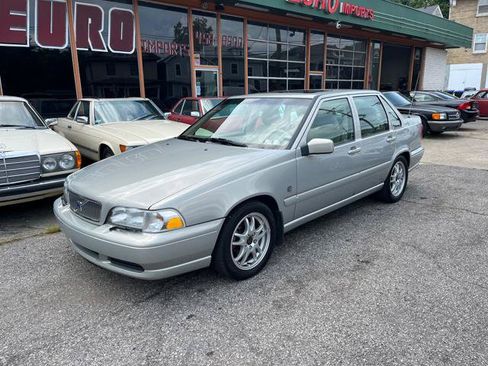 Used 2000 Volvo S70 GLT FWD image 2