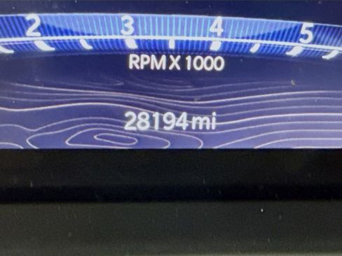 Used 2023 Jeep Grand Cherokee Limited w/ Black Appearance Package image 5