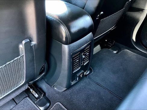 Used 2021 Jeep Grand Cherokee Laredo X AWD/4WD image 10