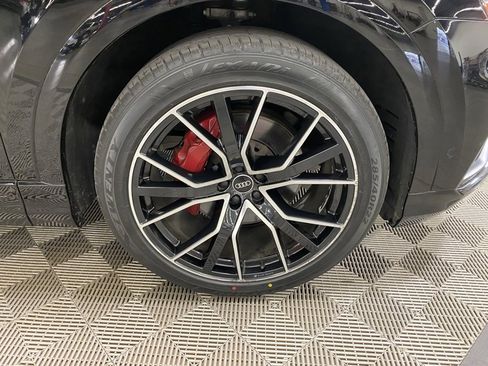 Used 2021 Audi Q8 Premium Plus image 2