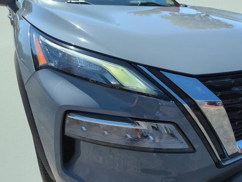 Used 2023 Nissan Rogue SL w/ SL Premium Package image 17