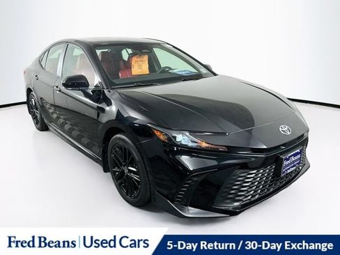 Used 2025 Toyota Camry SE AWD/4WD image 1