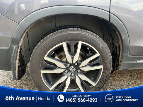 Used 2019 Honda Pilot Touring image 11