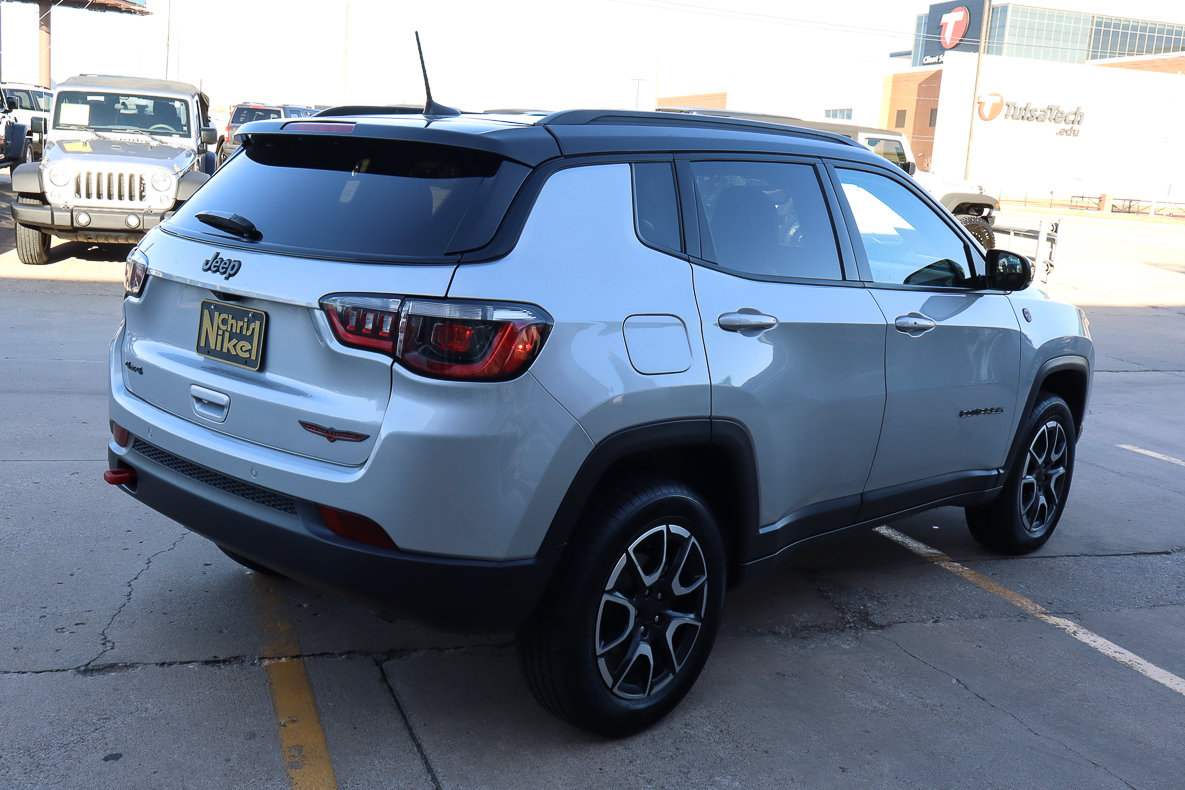 Used 2024 Jeep Compass Trailhawk AWD/4WD image 5