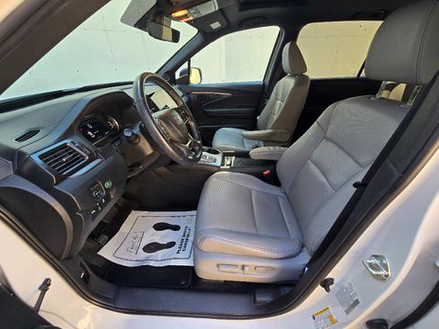 Used 2023 Honda Passport EX-L image 11