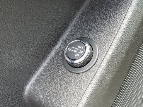 Used 2019 Chevrolet Traverse Premier AWD/4WD image 14
