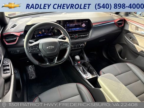 Used 2025 Chevrolet TrailBlazer RS w/ Convenience Package FWD image 13