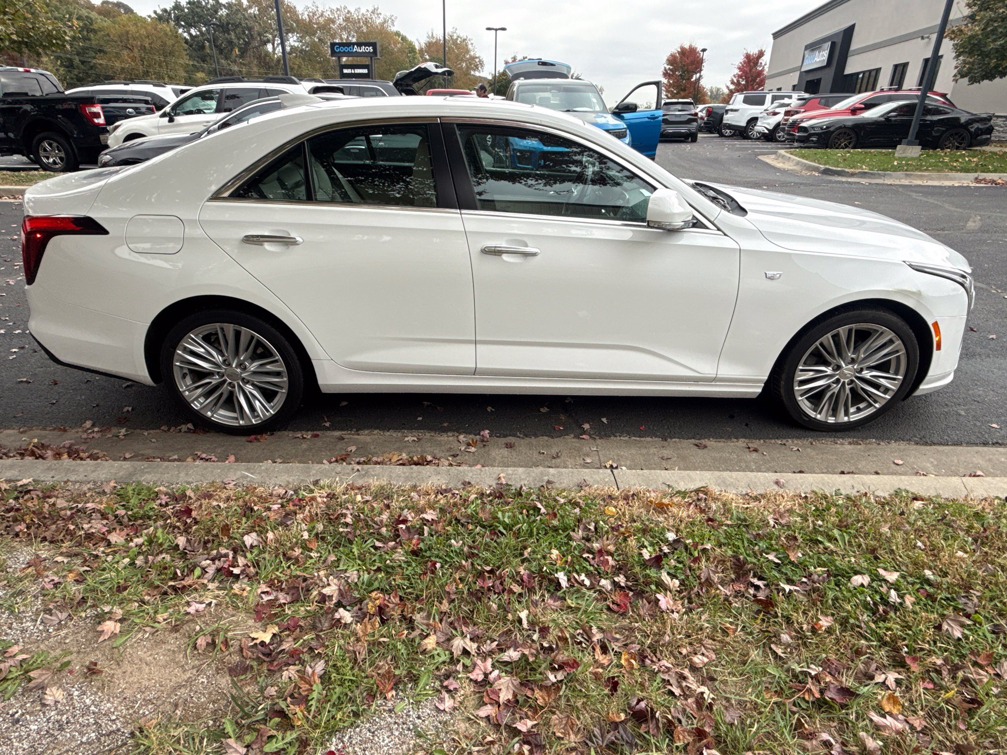 Used 2021 Cadillac CT4 Premium Luxury AWD/4WD image 4