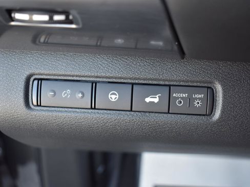 New 2026 Nissan Pathfinder SL FWD image 46