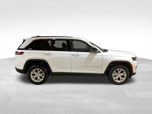 Certified 2023 Jeep Grand Cherokee Limited AWD/4WD image 5