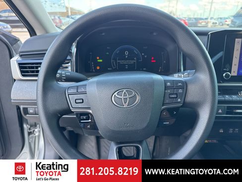 Used 2025 Toyota Camry LE w/ Convenience Package image 16