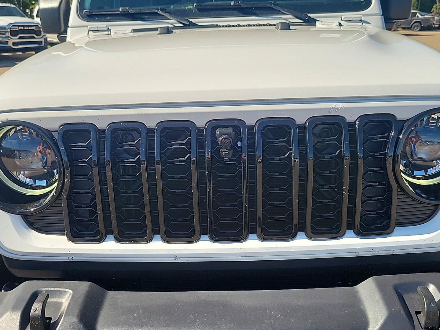 Used 2026 Jeep Wrangler Unlimited Sahara AWD/4WD image 24