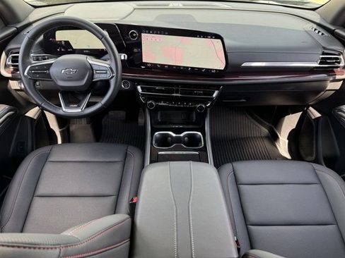 Used 2025 Chevrolet Traverse Z71 w/ Driver Confidence Package image 11