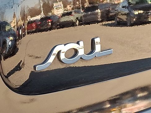 Used 2018 Kia Soul image 30
