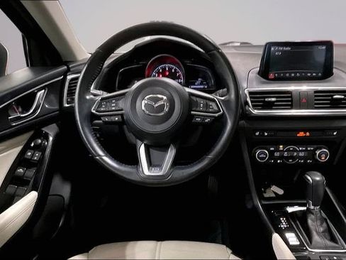 Used 2018 MAZDA MAZDA3 Grand Touring w/ Premium Equipment Package FWD image 5