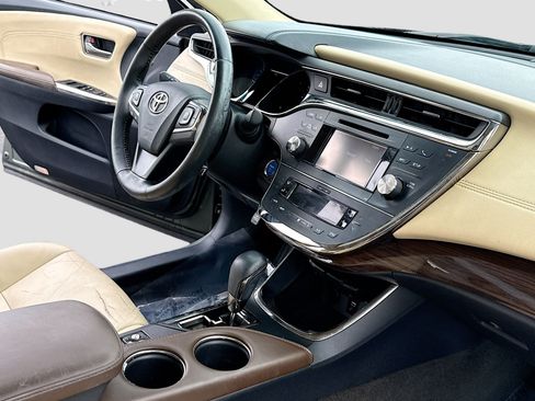 Used 2013 Toyota Avalon XLE Premium FWD image 5