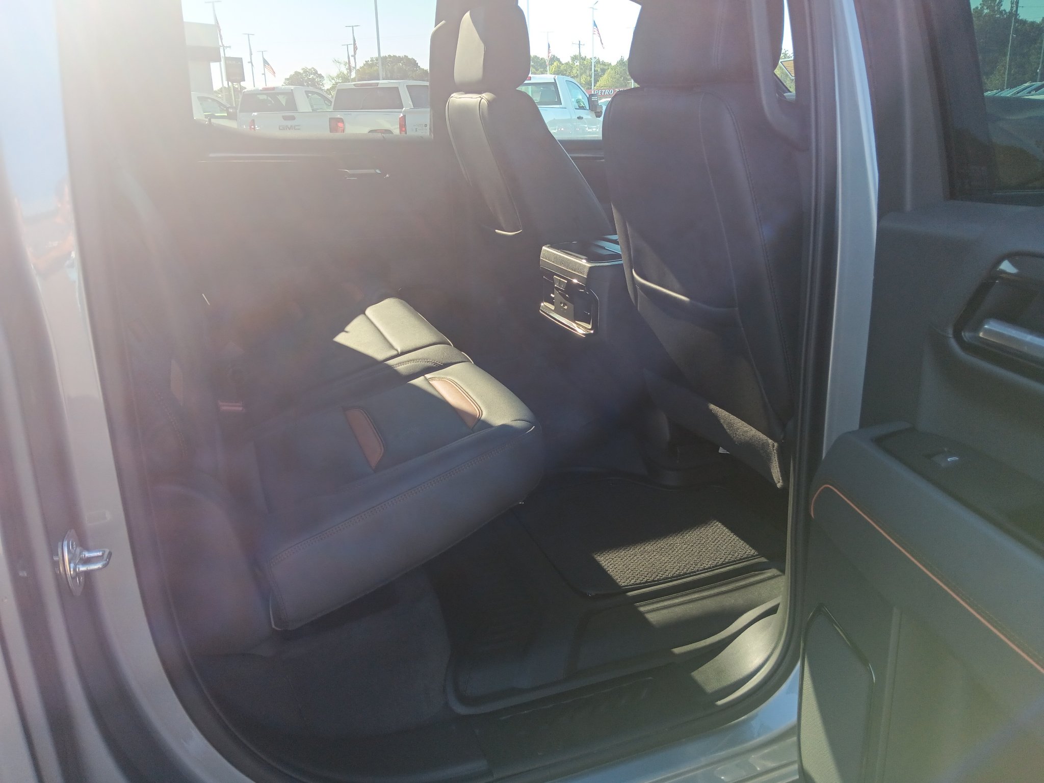 Used 2025 GMC Sierra 1500 AT4 w/ AT4 Premium Package AWD/4WD image 20