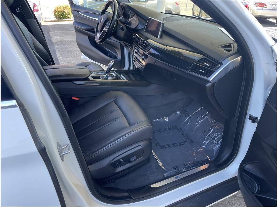 Used 2018 BMW X5 xDrive40e AWD/4WD image 17