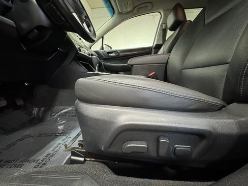 Used 2016 Subaru Outback 2.5i Limited AWD/4WD image 12
