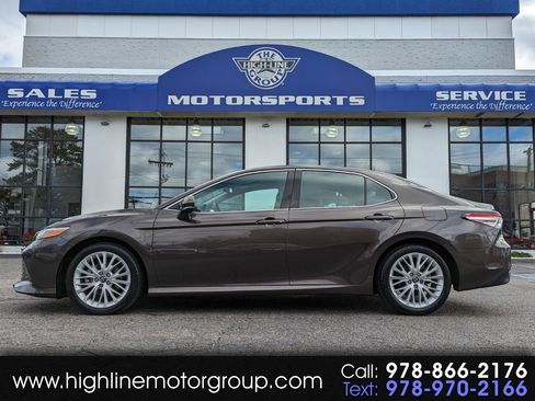 Used 2018 Toyota Camry XLE image 1
