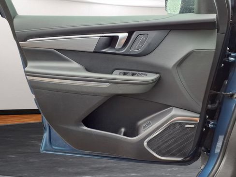 Certified 2025 Buick Enclave Preferred FWD image 15