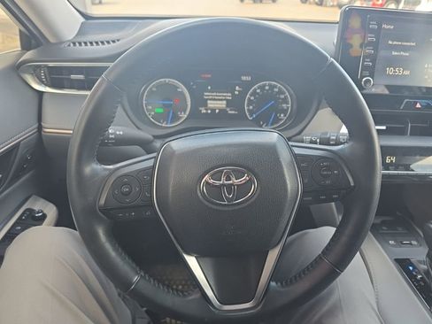 Used 2021 Toyota Venza XLE w/ Softex Package image 18