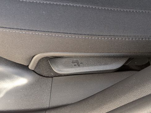 New 2026 Kia Sportage LX FWD image 16