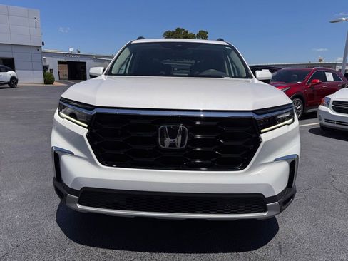 Used 2023 Honda Pilot Touring image 8