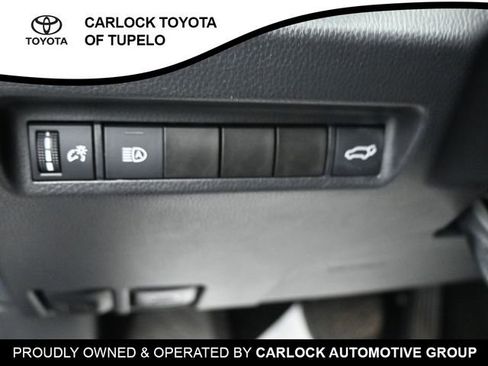 Used 2021 Toyota RAV4 XLE Premium image 17