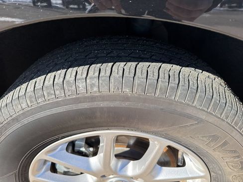 Used 2025 Chrysler Pacifica Select FWD image 14