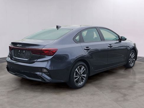 Used 2023 Kia Forte LXS FWD image 4