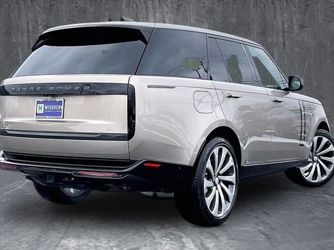 Used 2025 Land Rover Range Rover SE image 6