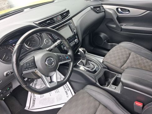 Used 2020 Nissan Rogue Sport SV w/ Technology Package AWD/4WD image 4