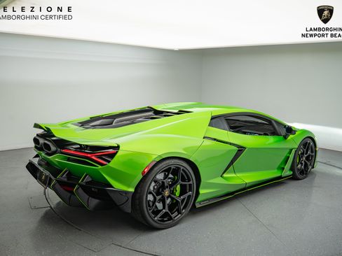 Used 2024 Lamborghini Revuelto image 22