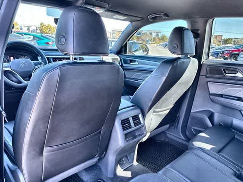 Used 2021 Volkswagen Atlas Cross Sport SE FWD image 19