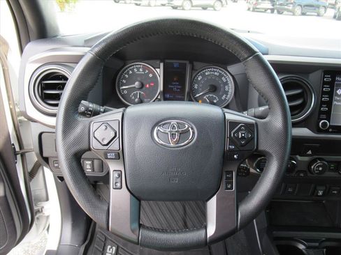 Used 2020 Toyota Tacoma TRD Off-Road image 18
