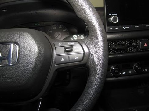 Certified 2025 Honda HR-V LX image 6