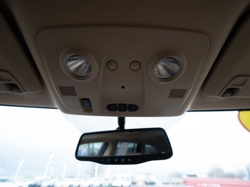 Used 2010 Buick Enclave CXL image 17