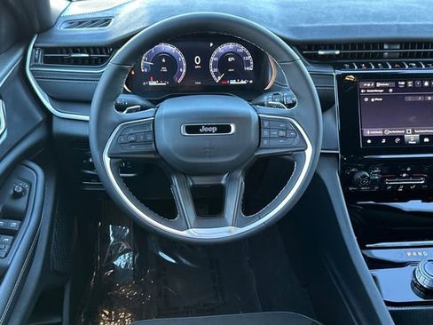 New 2025 Jeep Grand Cherokee Altitude RWD image 15