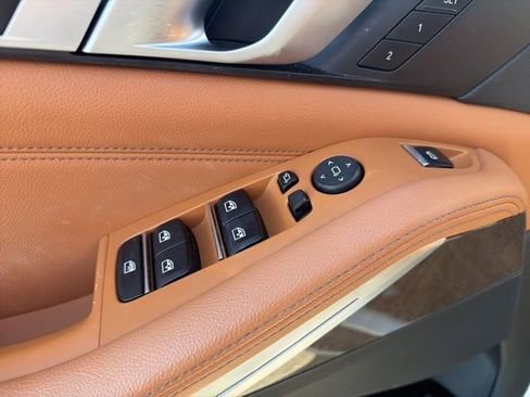 Used 2019 BMW X5 xDrive40i w/ Premium Package 2 AWD/4WD image 13