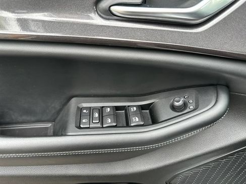Used 2023 Jeep Grand Cherokee Altitude AWD/4WD image 20