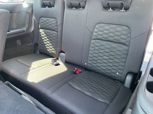 Used 2025 Nissan Pathfinder SV FWD image 22