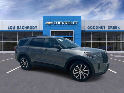 Used 2025 Ford Explorer ST-Line AWD/4WD image 1