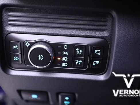 New 2026 Ford F250 Lariat w/ Black Appearance Package image 16