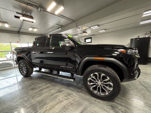 Used 2023 GMC Canyon Denali AWD/4WD image 15