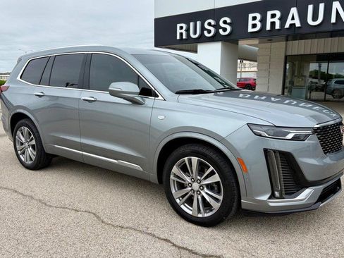 Used 2024 Cadillac XT6 Premium Luxury w/ Technology Package AWD/4WD image 2