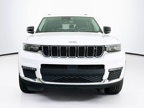 Used 2023 Jeep Grand Cherokee L Limited AWD/4WD image 2