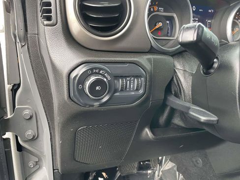 Used 2018 Jeep Wrangler Unlimited Sport S image 31