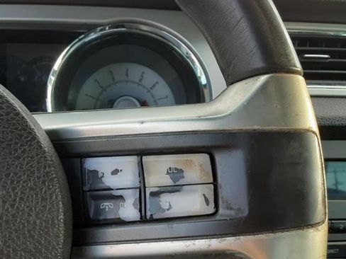 Used 2010 Ford Mustang GT image 30