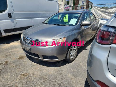 Used 2011 Kia Forte EX FWD image 4